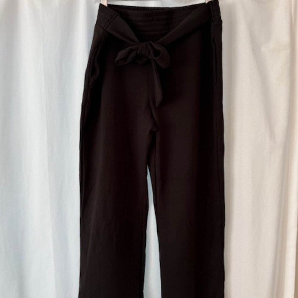 NWT - T TAHARI Wide Leg Crop Scuba Pants, Black,  - Size Medium